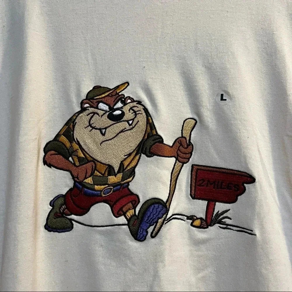 Vintage NWT Taz T-Shirt Looney Tunes Hiking Embroidered Size Large 1992 Beige - Picture 2 of 8